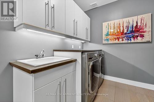 24 Chestnut Drive, Guelph/Eramosa, ON - Indoor Photo Showing Laundry Room