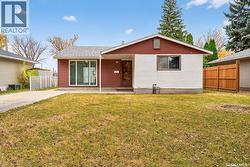 1322 7th AVENUE NW  Moose Jaw, SK S6H 4C9