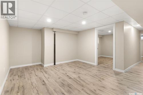 100 Knowles Crescent, Regina, SK - Indoor