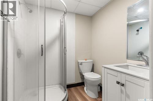 100 Knowles Crescent, Regina, SK - Indoor Photo Showing Bathroom