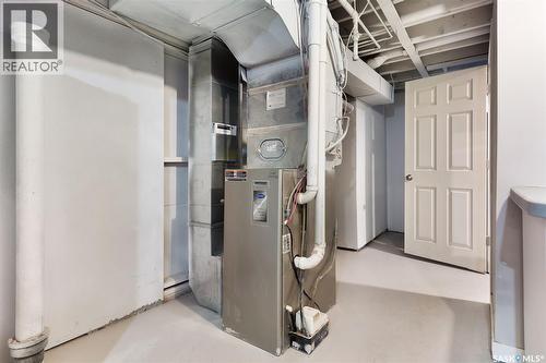 100 Knowles Crescent, Regina, SK - Indoor