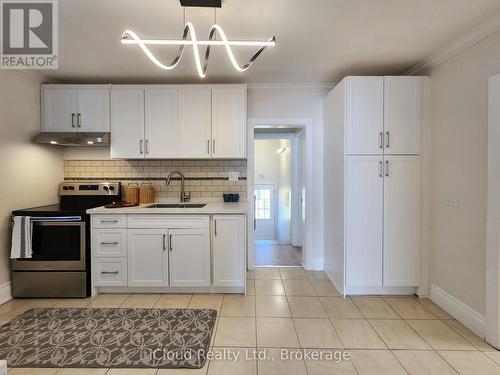 294 Fairfield Avenue, Hamilton, ON - Indoor Photo Showing Kitchen