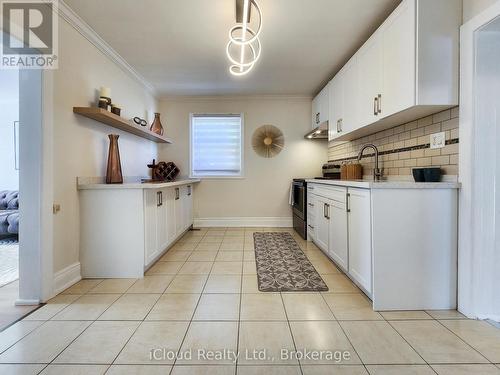 294 Fairfield Avenue, Hamilton, ON - Indoor Photo Showing Kitchen