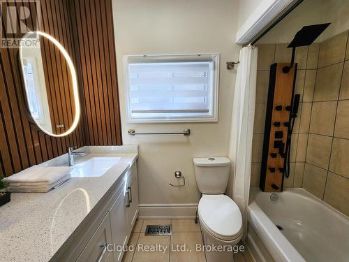 294 Fairfield Avenue, Hamilton, ON - Indoor Photo Showing Bathroom