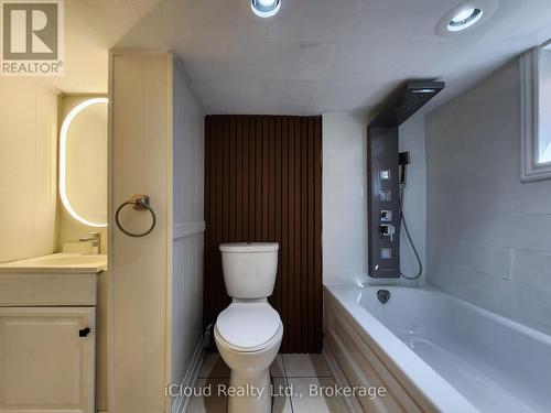 294 Fairfield Avenue, Hamilton, ON - Indoor Photo Showing Bathroom