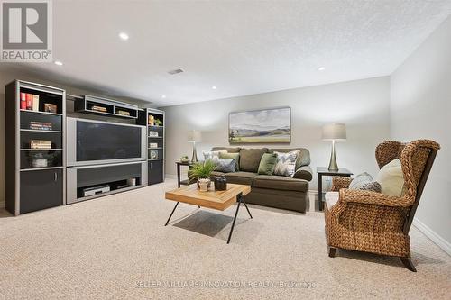 153 Forestwood Drive, Kitchener, ON - Indoor Photo Showing Living Room