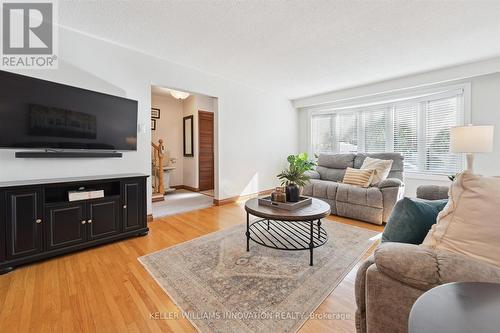 153 Forestwood Drive, Kitchener, ON - Indoor Photo Showing Living Room