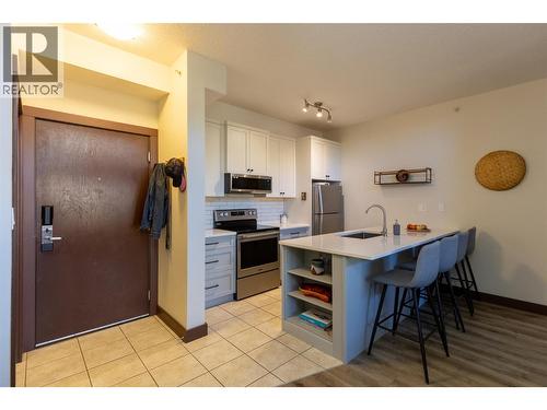 1500 Mcdonald Avenue Unit# 416, Fernie, BC - Indoor Photo Showing Kitchen