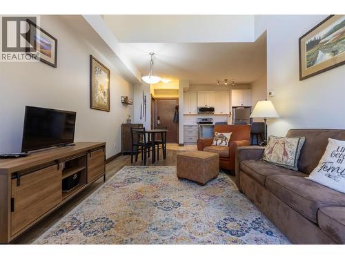 1500 Mcdonald Avenue Unit# 416, Fernie, BC - Indoor Photo Showing Living Room