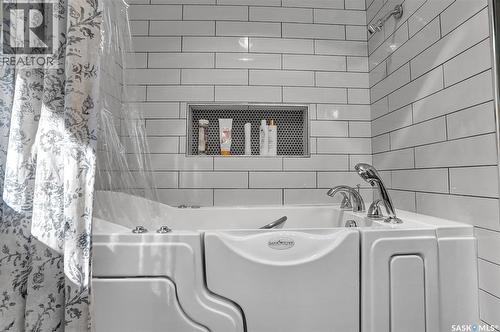 704 Leeville Drive, Assiniboia, SK - Indoor Photo Showing Laundry Room