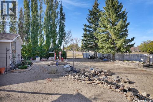 704 Leeville Drive, Assiniboia, SK - Outdoor