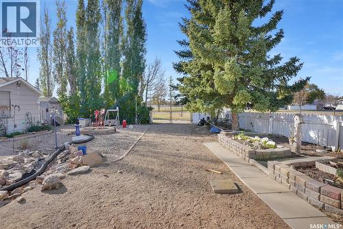 704 Leeville Drive, Assiniboia, SK - Outdoor