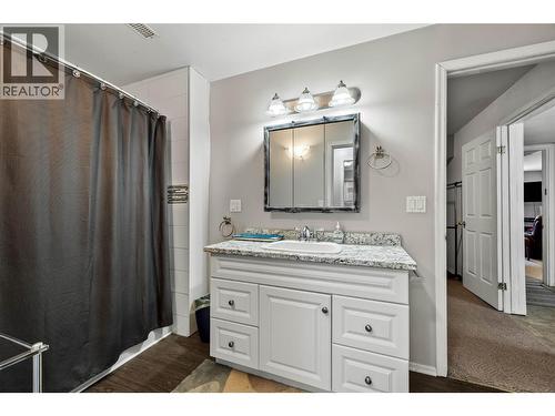 2895 Scott Place, Merritt, BC - Indoor Photo Showing Bathroom