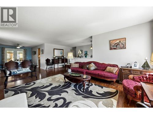 2895 Scott Place, Merritt, BC - Indoor Photo Showing Living Room