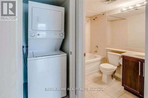 1005 - 60 Town Centre Court, Toronto, ON - Indoor Photo Showing Laundry Room