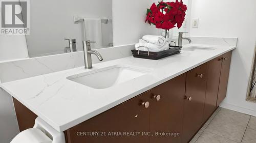 5186 Angel Stone Drive, Mississauga, ON - Indoor Photo Showing Bathroom