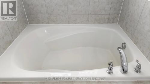 5186 Angel Stone Drive, Mississauga, ON - Indoor Photo Showing Bathroom