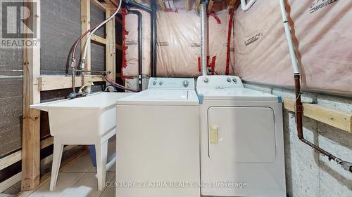 5186 Angel Stone Drive, Mississauga, ON - Indoor Photo Showing Laundry Room