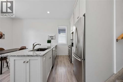 209 Meadowlark Lane, Sarnia, ON - Indoor Photo Showing Kitchen With Upgraded Kitchen