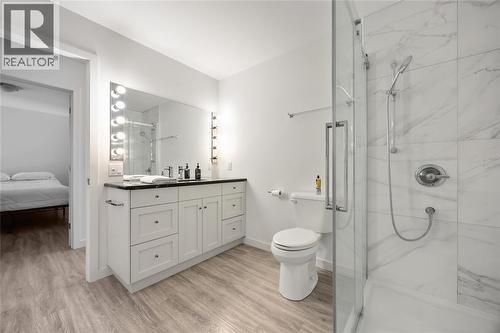 209 Meadowlark Lane, Sarnia, ON - Indoor Photo Showing Bathroom