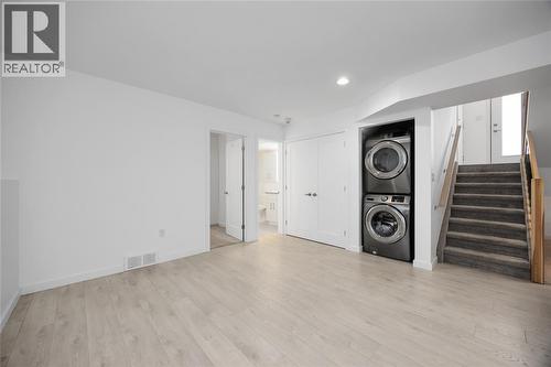 209 Meadowlark Lane, Sarnia, ON - Indoor Photo Showing Laundry Room