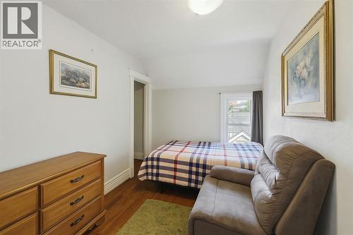 150 College Avenue North, Sarnia, ON - Indoor Photo Showing Bedroom