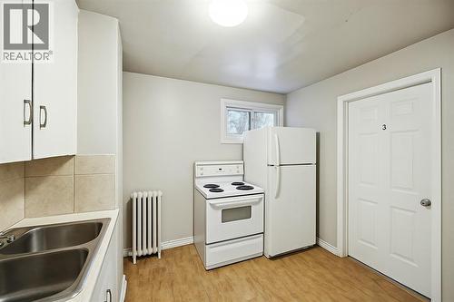 150 College Avenue North, Sarnia, ON - Indoor Photo Showing Kitchen With Double Sink