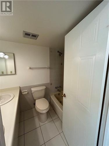 2000 Regent Street Unit# 204, Sudbury, ON - Indoor Photo Showing Bathroom