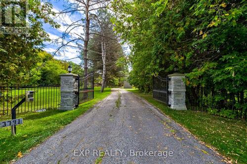 3791 Vivian Road, Whitchurch-Stouffville, ON - Outdoor
