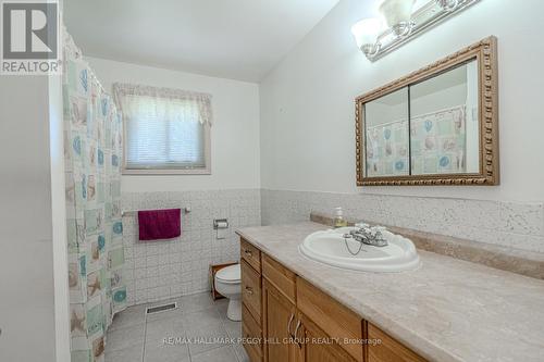 223 Phillips Street, Barrie, ON - Indoor Photo Showing Bathroom