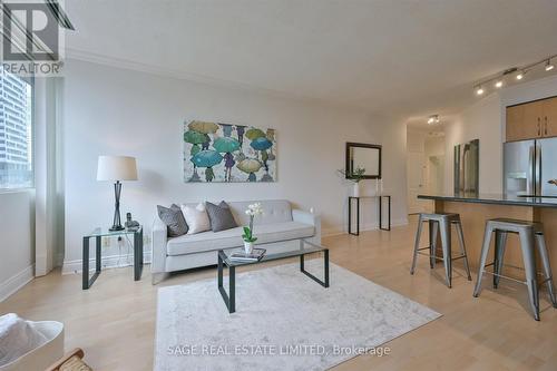 413 - 555 YONGE STREET  Toronto, ON M4Y 3A6