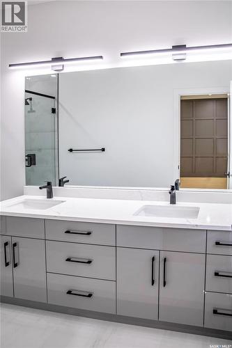 462 Nazarali Manor, Saskatoon, SK - Indoor Photo Showing Bathroom