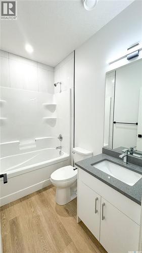 462 Nazarali Manor, Saskatoon, SK - Indoor Photo Showing Bathroom