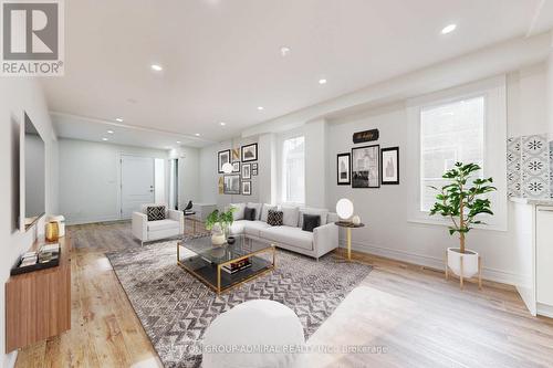 408 Andrew Street, Newmarket, ON - Indoor Photo Showing Living Room