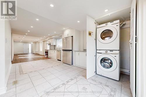 408 Andrew Street, Newmarket, ON - Indoor Photo Showing Laundry Room