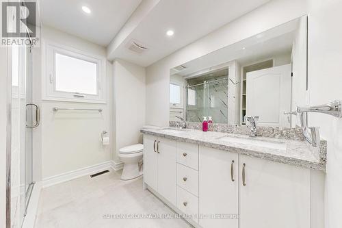 408 Andrew Street, Newmarket, ON - Indoor Photo Showing Bathroom