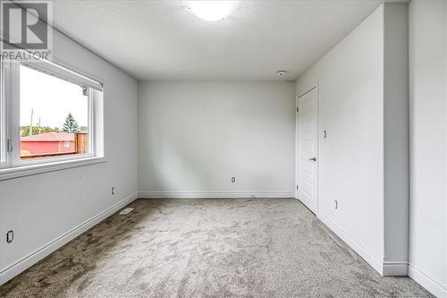 66 Meadowgreen Drive, Garson, ON - Indoor Photo Showing Other Room