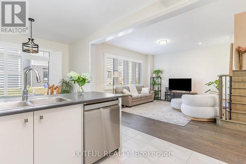 82 Lilac Circle, Haldimand, ON - Indoor Photo Showing Kitchen With Double Sink
