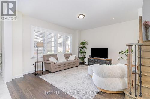 82 Lilac Circle, Haldimand, ON - Indoor Photo Showing Living Room