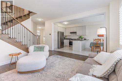 82 Lilac Circle, Haldimand, ON - Indoor Photo Showing Living Room