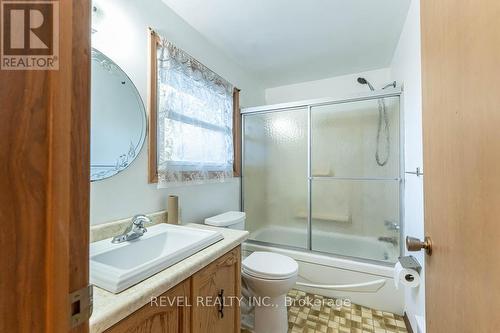 69 Buckingham Drive, Hamilton, ON - Indoor Photo Showing Bathroom
