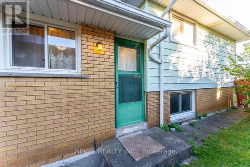 69 Buckingham Drive, Hamilton, ON - Outdoor With Exterior