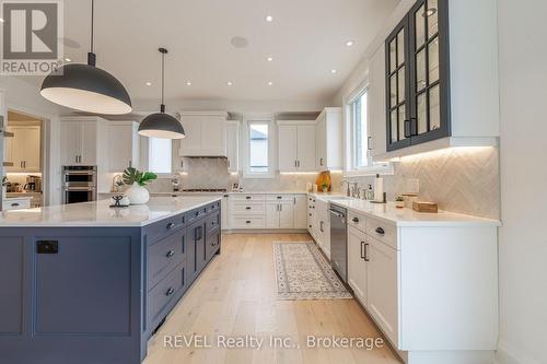 7515 Sherrilee Crescent, Niagara Falls (Brown), ON - Indoor Photo Showing Kitchen With Upgraded Kitchen