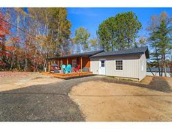 19 Slope RD  Minto, NB E4B 3G7