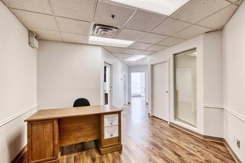 Office - 312-5805  - 5879 Boul. Henri-Bourassa E., Montréal (Montréal-Nord), QC - Indoor