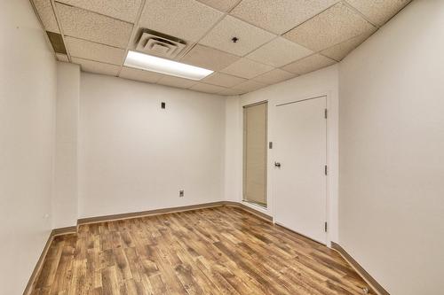 Office - 312-5805  - 5879 Boul. Henri-Bourassa E., Montréal (Montréal-Nord), QC - Indoor Photo Showing Other Room