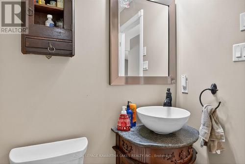 21 Hillside Drive, Kawartha Lakes (Lindsay), ON - Indoor Photo Showing Bathroom