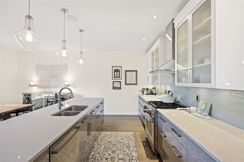 18-1395 Prairie Rose Drive, Kamloops, BC - Indoor Photo Showing Kitchen With Double Sink With Upgraded Kitchen