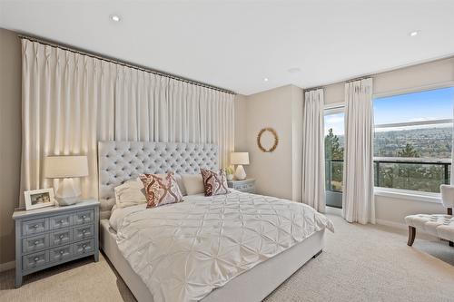 18-1395 Prairie Rose Drive, Kamloops, BC - Indoor Photo Showing Bedroom