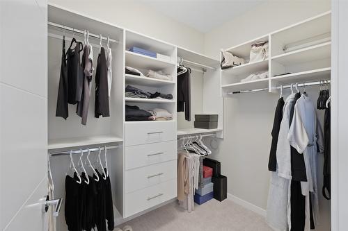 18-1395 Prairie Rose Drive, Kamloops, BC - Indoor With Storage